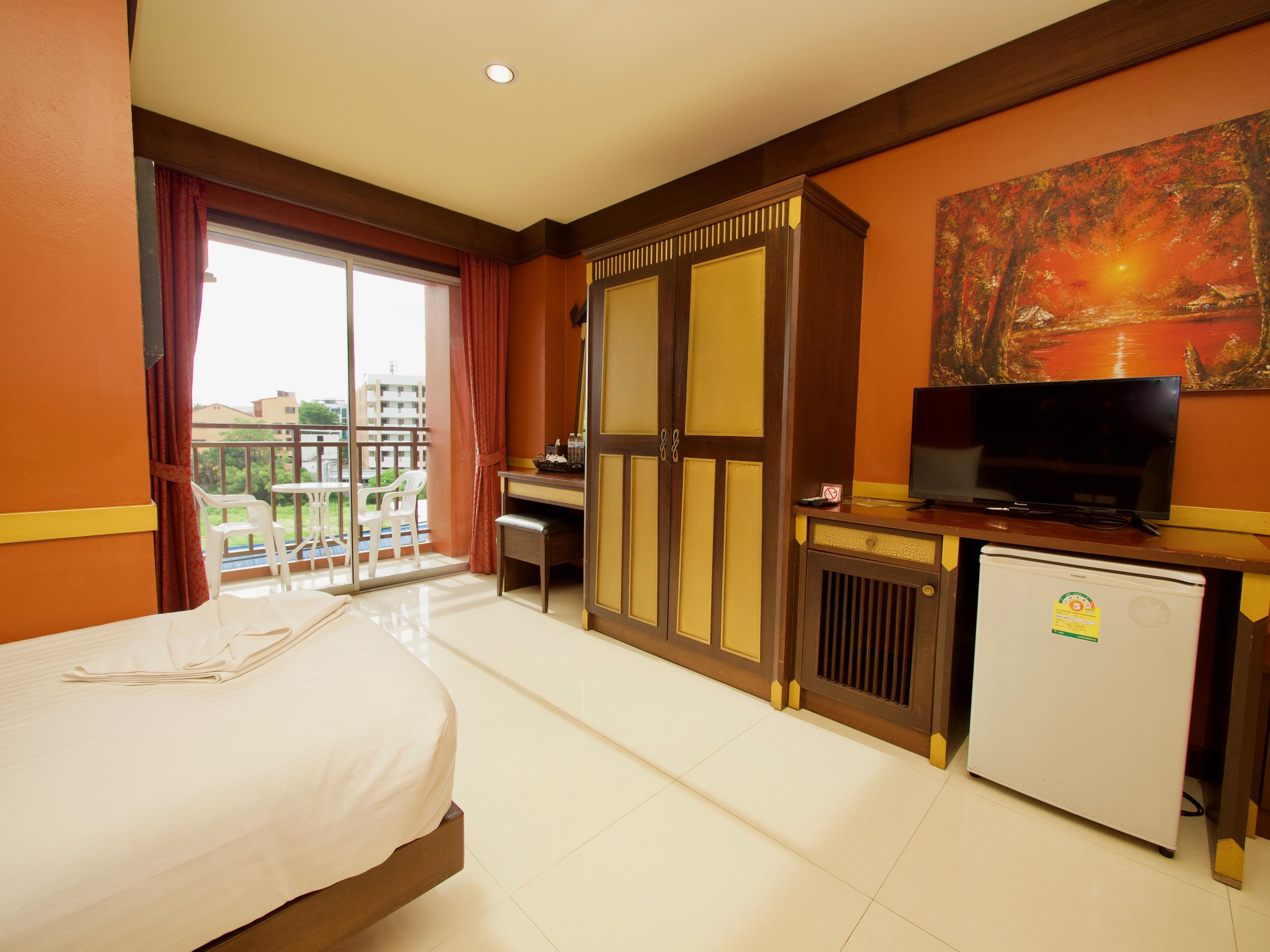 99 Residence Patong Bagian luar foto
