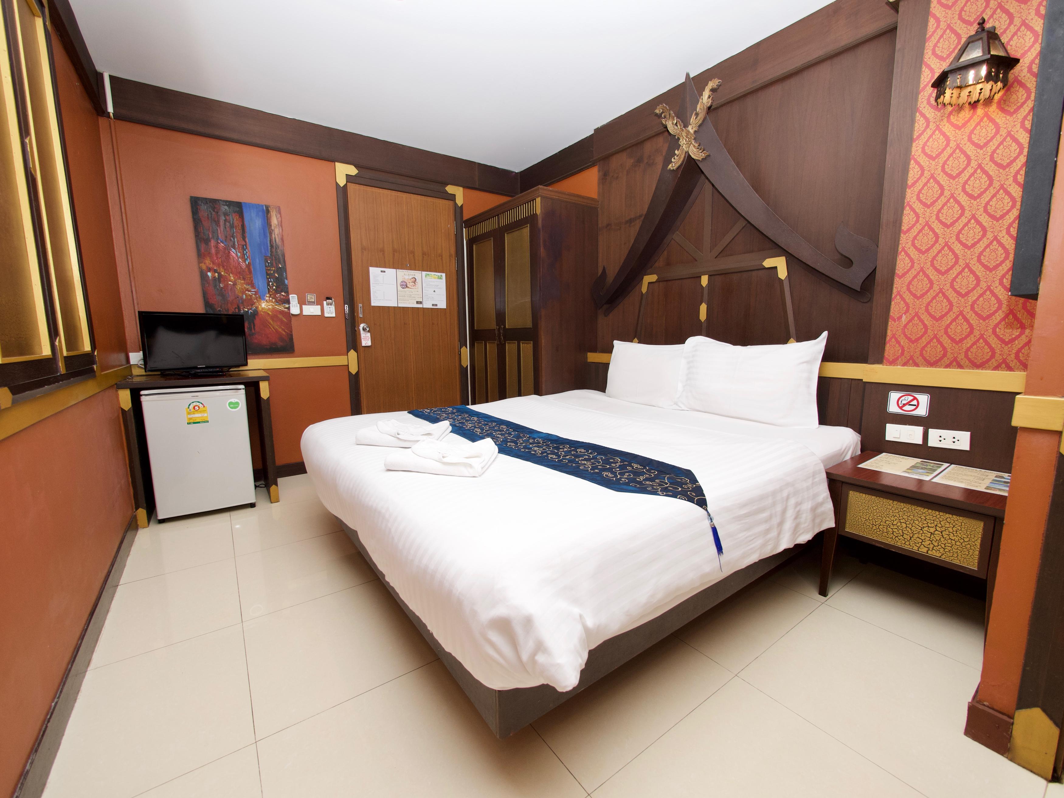 99 Residence Patong Bagian luar foto